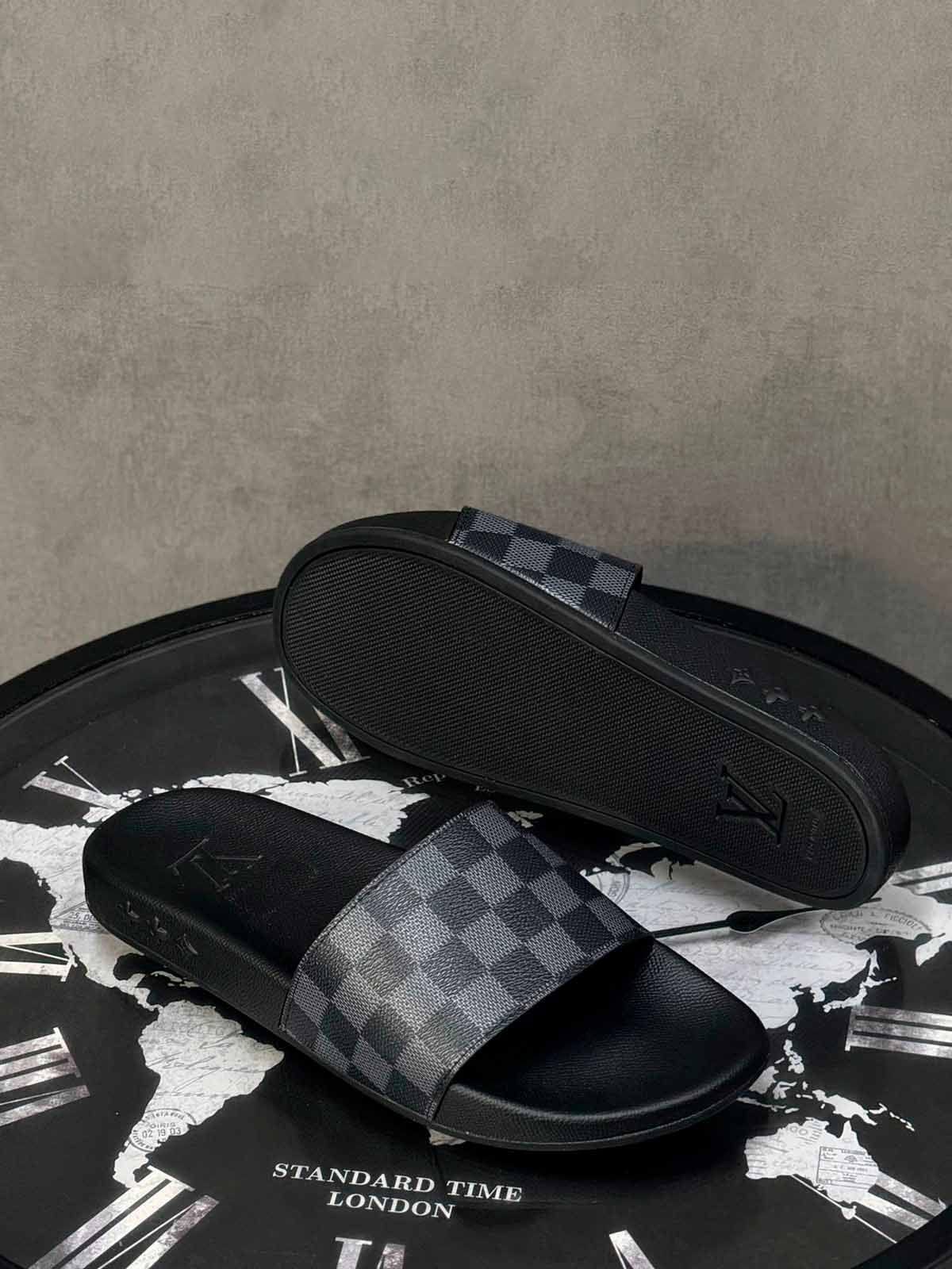 Louis Vuitton Шлепанцы из канва Серый