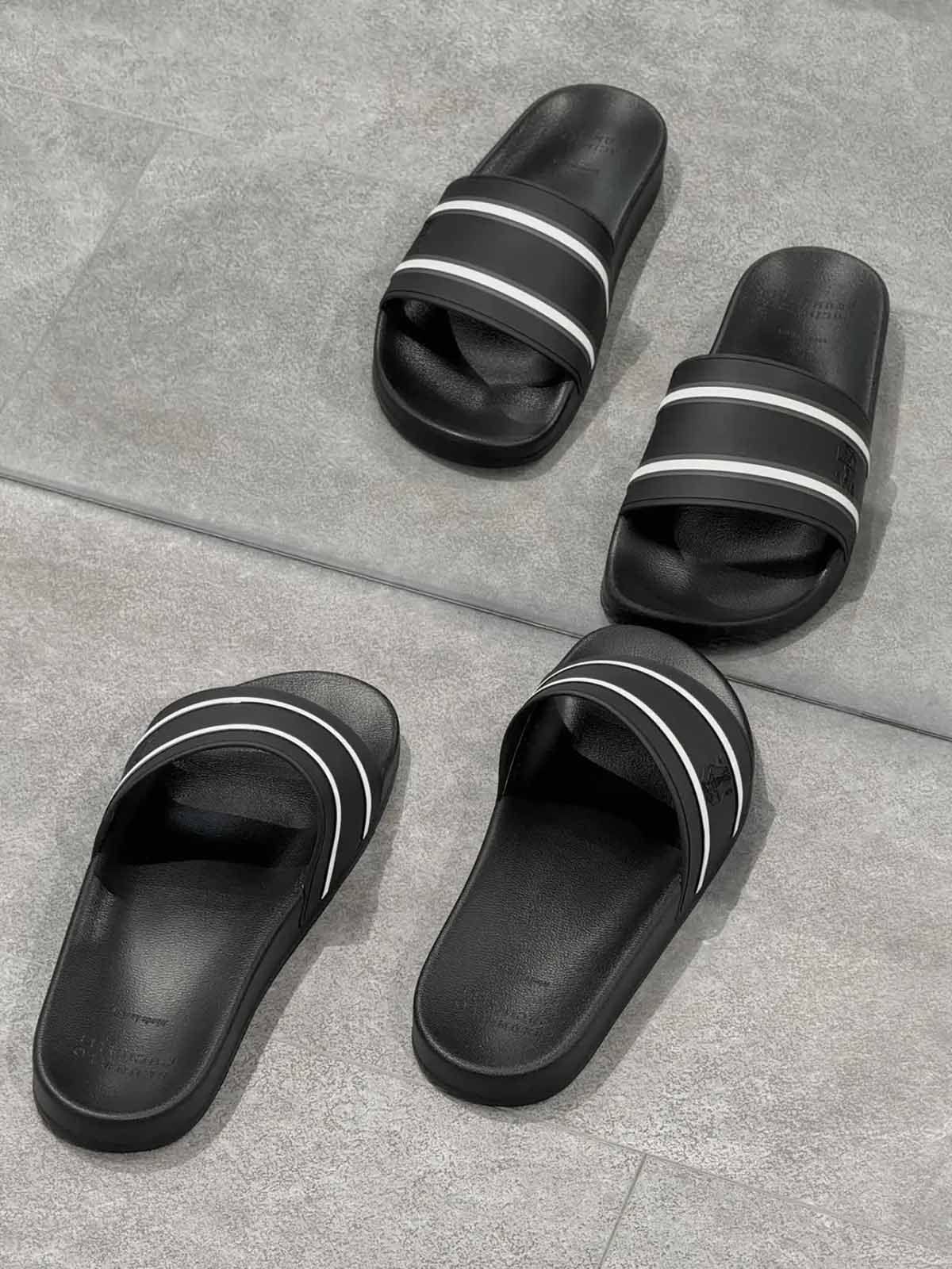 Brunello Cucinelli Шлепанцы резиновые Черный