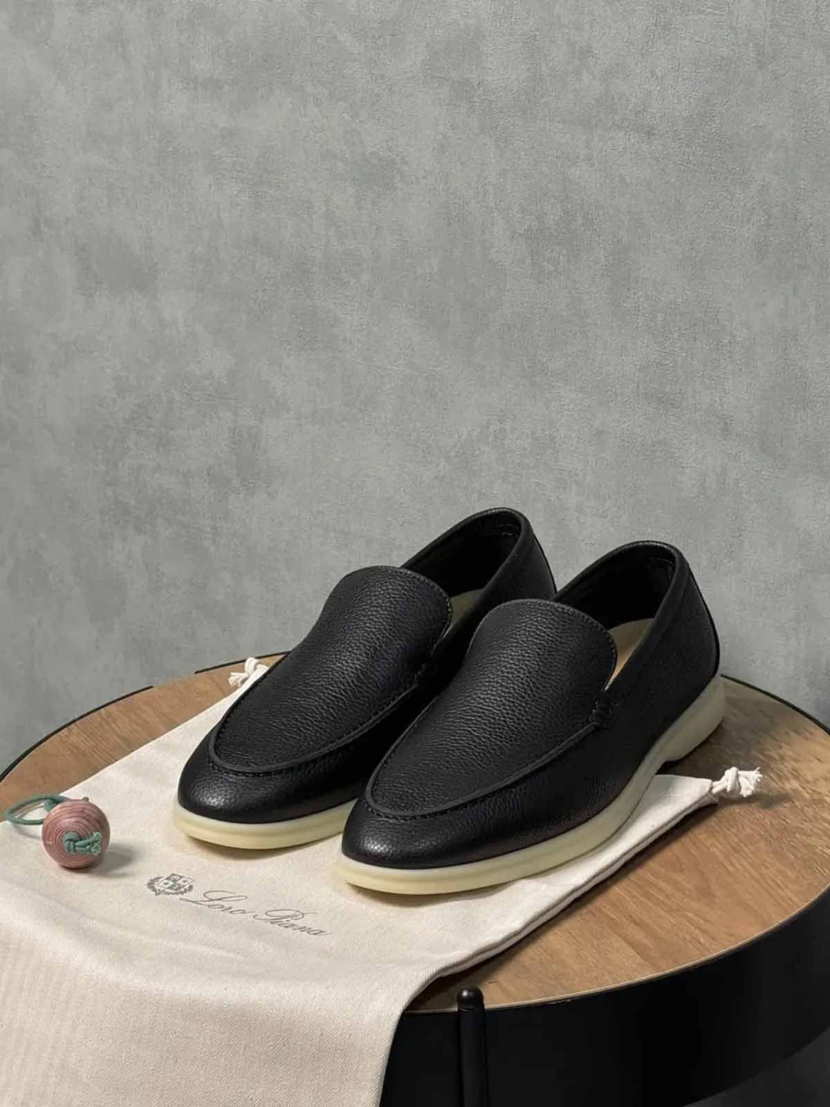 Loro Piana Лоферы из кожи Черный
