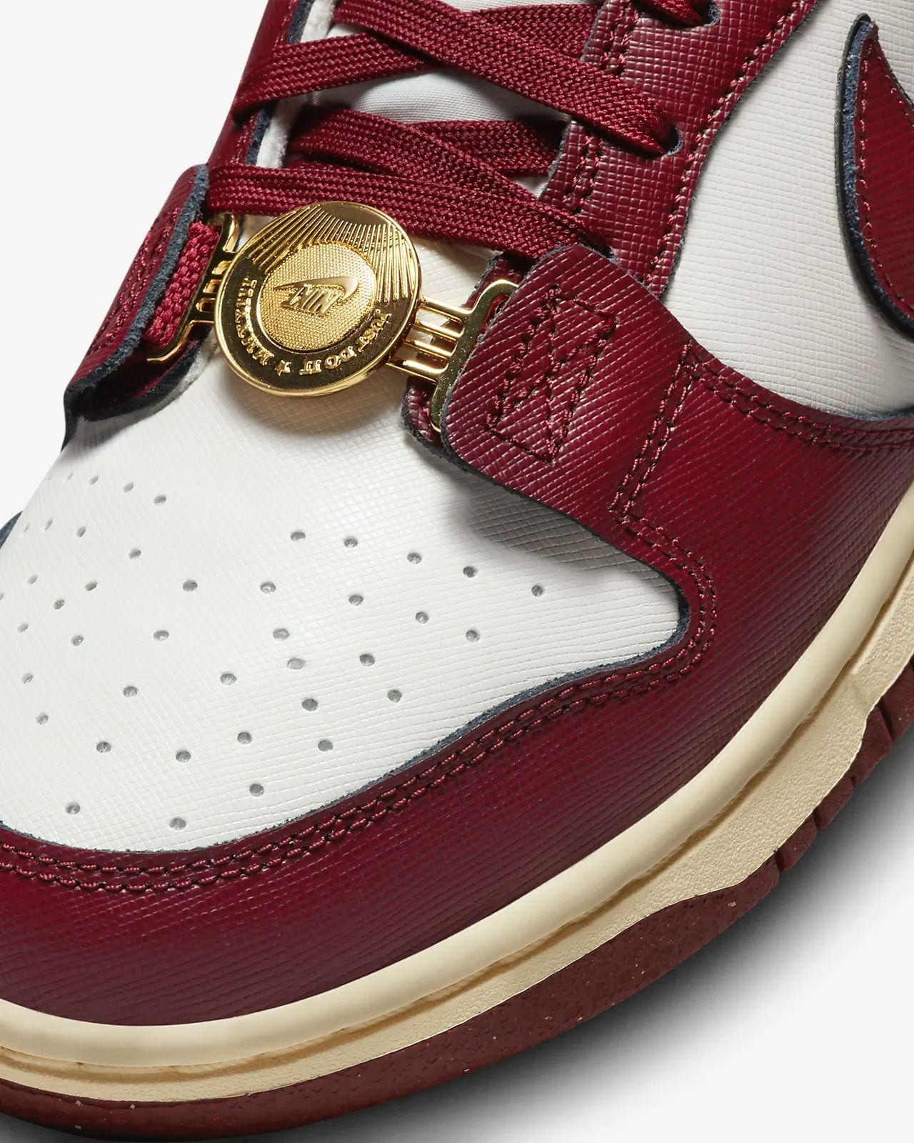 NIKE Dunk Low SE WMNS Just Do It Sail Team Red