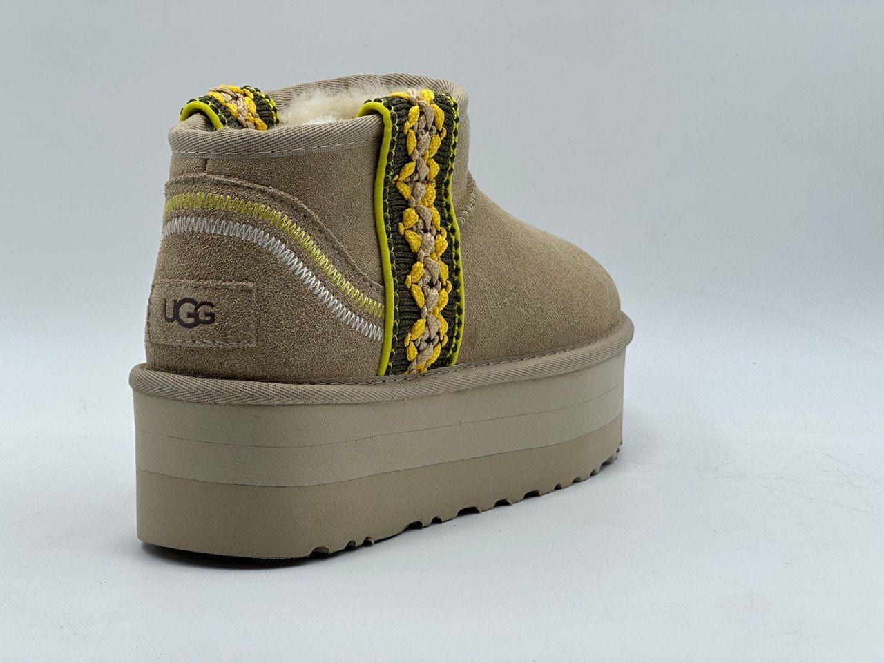 Classic Ultra Mini Braid Plat Boot Sand