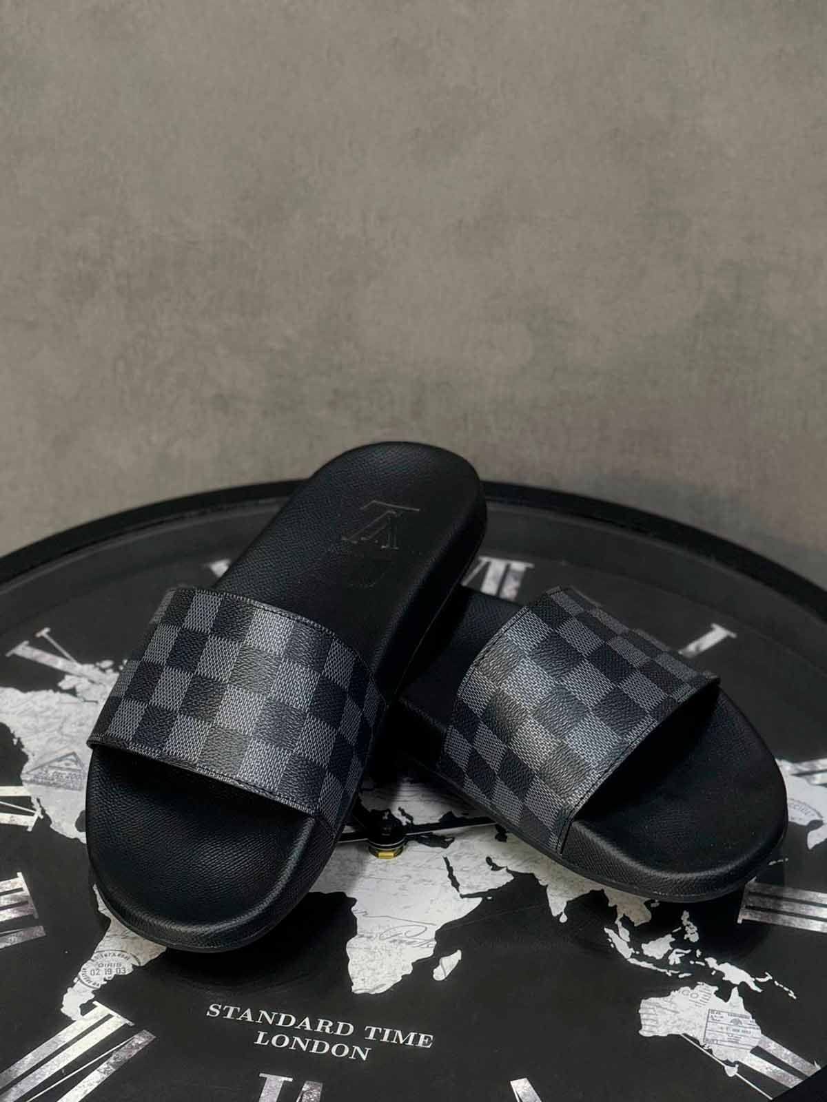 Louis Vuitton Шлепанцы из канва Серый