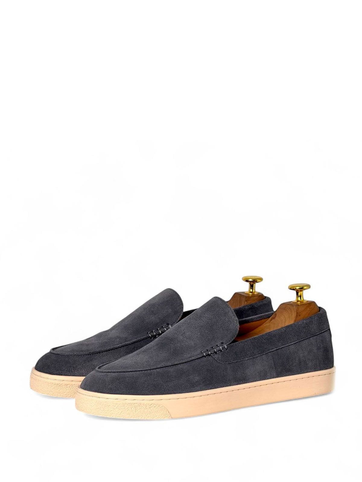 Brunello Cucinelli Лоферы из замши Графитовый