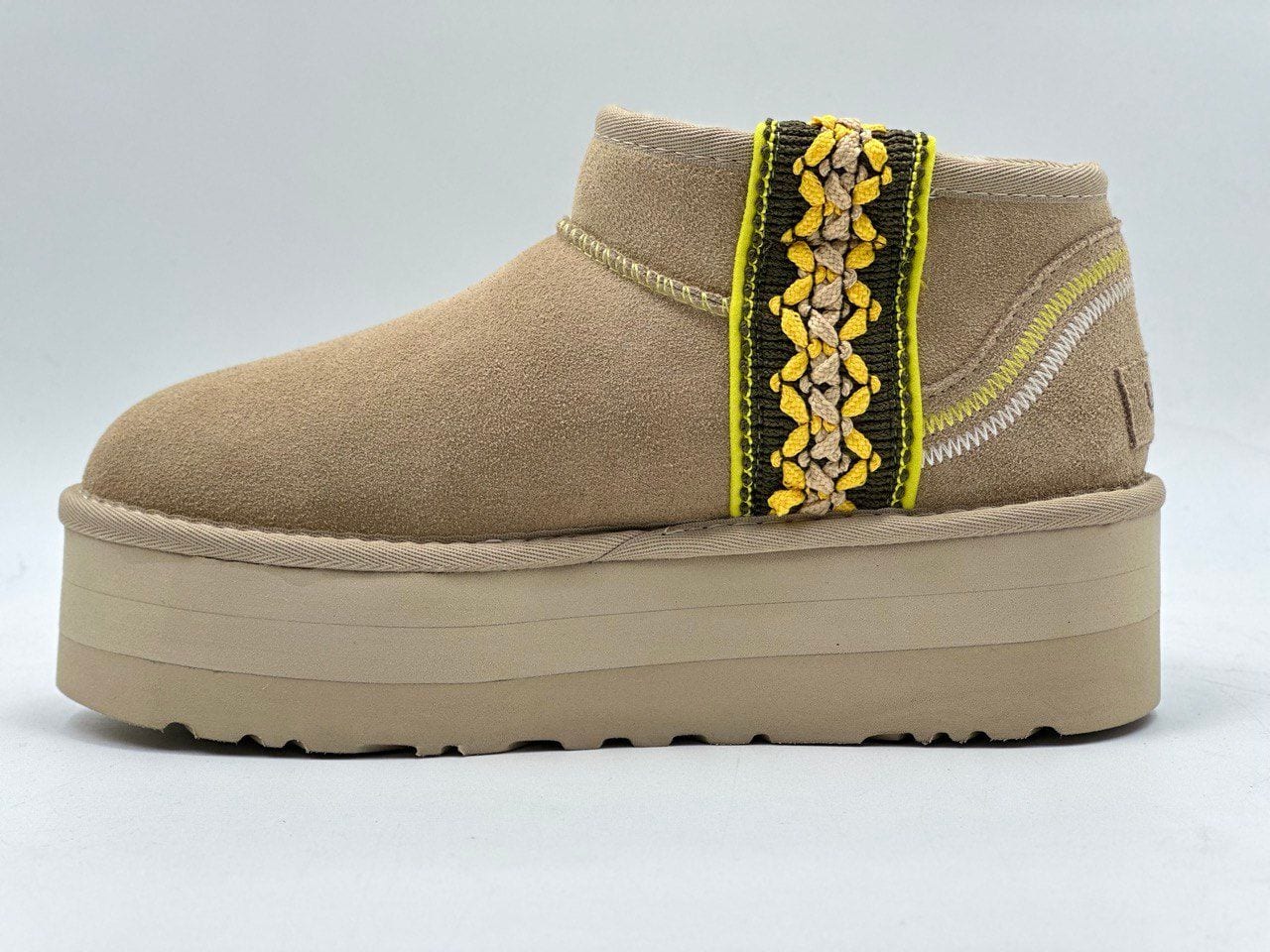 Classic Ultra Mini Braid Plat Boot Sand
