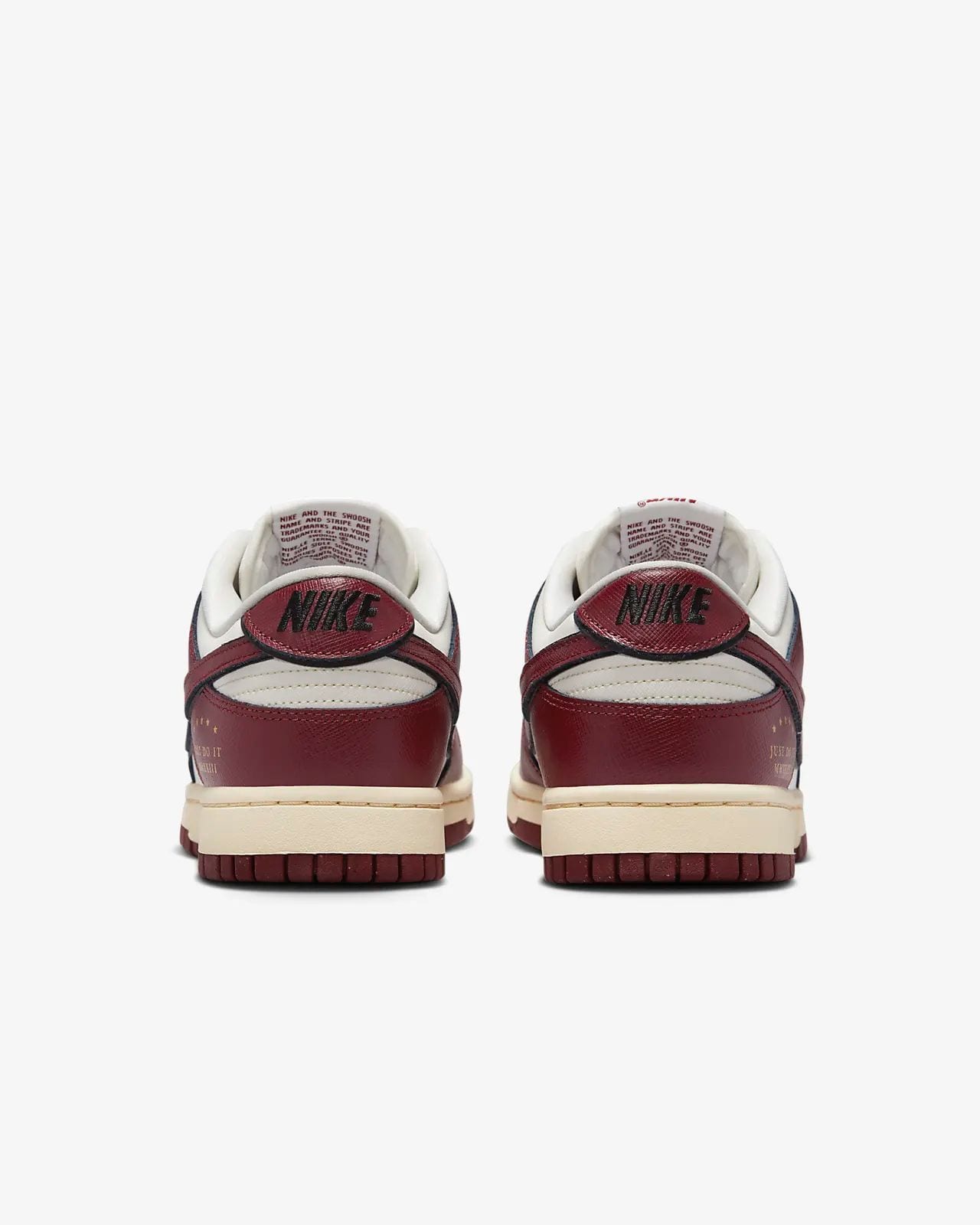 NIKE Dunk Low SE WMNS Just Do It Sail Team Red
